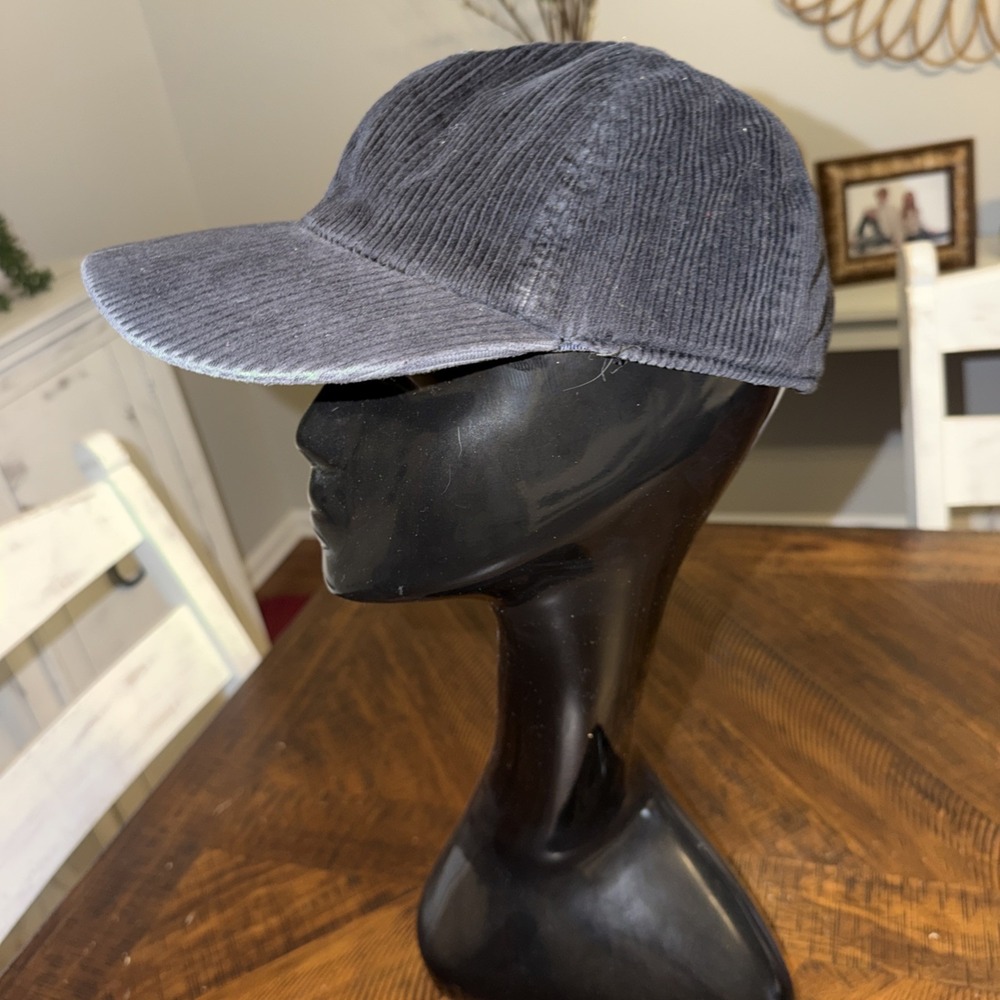 Saks Fifth Avenue Women's Quilted Lined Cordero's Hat Distressed Black